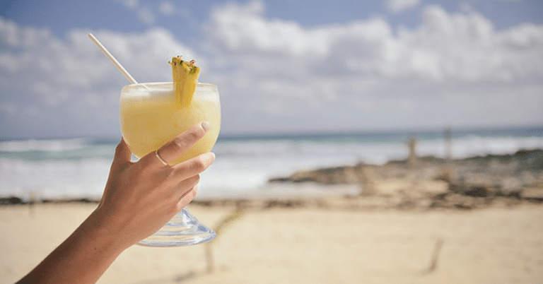 Piña Colada - Cocktail sans alcool au CBD 2 Piña Colada - Cocktail sans alcool au CBD 2